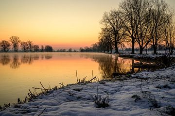 Cold sunrise on the Maas near Grave by Jan Hoekstra