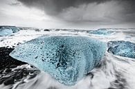 Groot blok ijs in de branding van Ralf Lehmann thumbnail