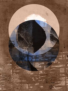Abstracte organische en geometrische vormen in bruin, zwart, blauw, wit. van Dina Dankers