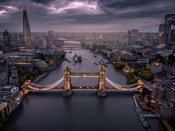 Low-key Aerial photo from the Tower Bridge in London by Jan Hermsen