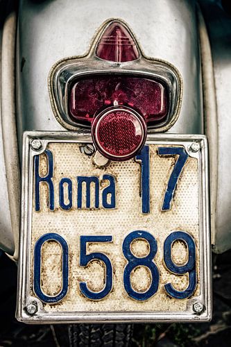 Rom Vintage Vespa von juvani photo