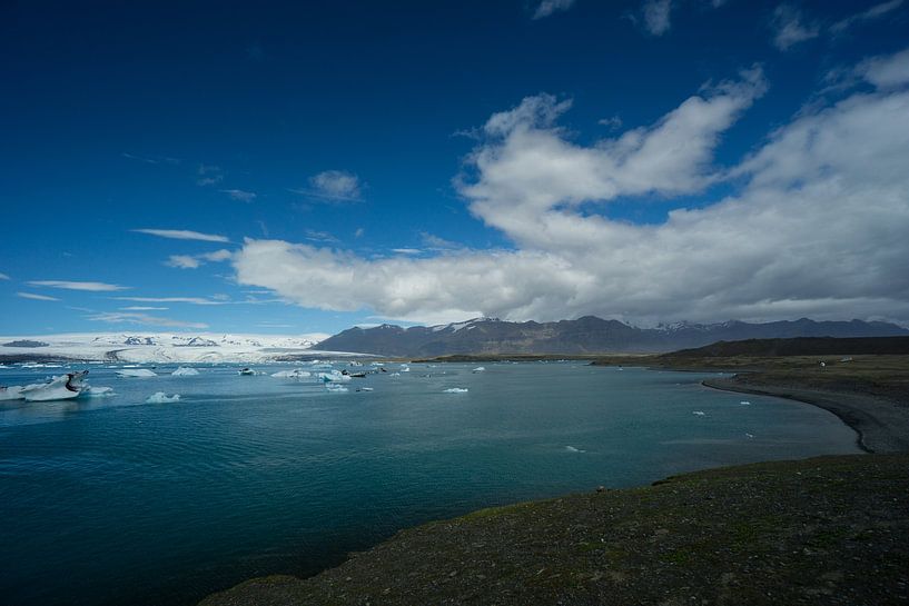 Iceland - Turquoise water of glacial lake with glacier mountains by adventure-photos