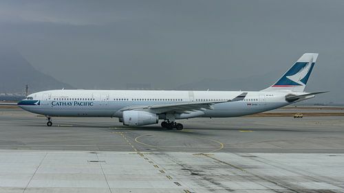 Cathay Pacific Airbus A330-300 passagiersvliegtuig.