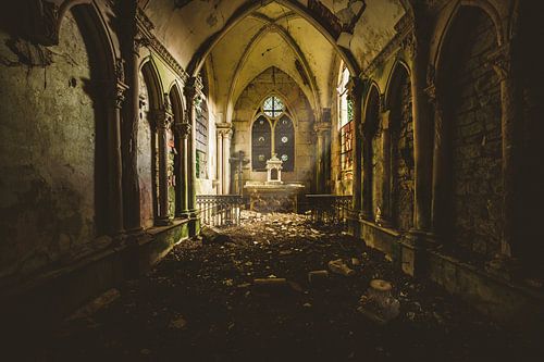 Abandoned chapel by JNphotography