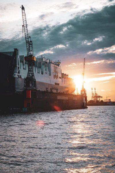 Hamburg by Hello Pompoyo