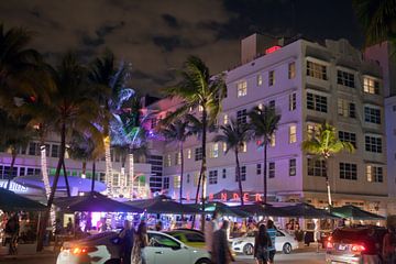 Miami Beach, Ocean Drive - Clevelander South Beach Hotel and Bar bij nacht van t.ART