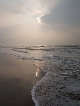 Dromerige zonsondergang van Beachlines and colors SdK