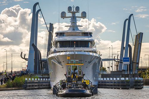 Jacht Aquarius bij de Julianasluis in Gouda
