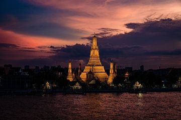 Wat Arun, Bangkok by Martijn de Voogd