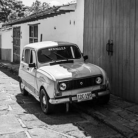 Oude Renault 4 Amigo Fiel auto in Colombia | Zuid Amerika van Ellis Peeters