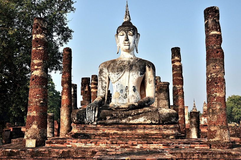 Ancestral meditation in Sukhothai by Frank Photos