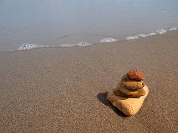 Zen stenen op een strand van Animaflora PicsStock