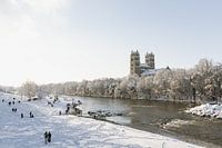 Paysage hivernal de Munich dans la neige
