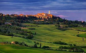 Pienza in der blauen Stunde, Italien