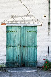 Door of an old farmhouse by Shoot2Capture2