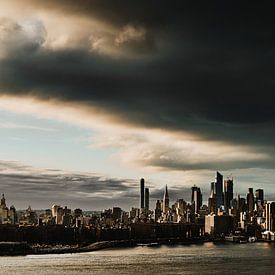 New York City Skyline bei Sonnenuntergang von Roos Oosterbroek | hand painted prints en fotografie