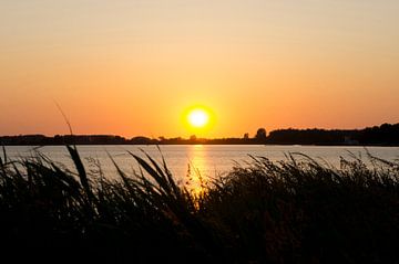 Hollandse zonsondergang van Marion Moerland
