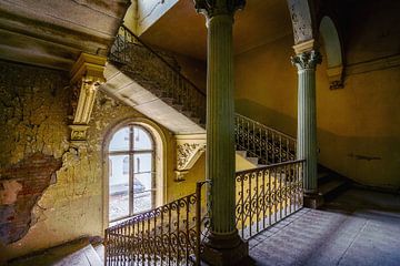 The abandonned  villa Goano by Frans Nijland