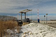 Een brug bij het Sneekermeer van Pim van der Horst thumbnail