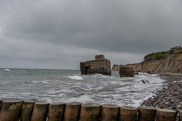 Oude NVA bunker in de Oostzee bij Wustrow van David Esser