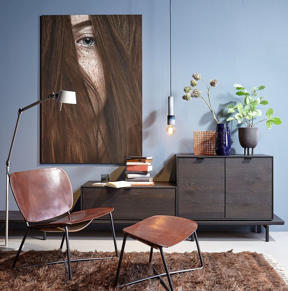 Schöne Frau mit Sommersprossen und glattem Haar - Intime Portraitfotografie  von Elianne van Turennout 