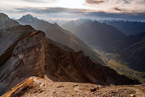 A warm autumn walk in the Austrian Alps