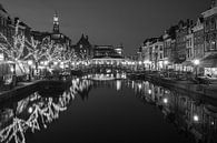 Leiden by night - Black and White van Tes Kuilboer thumbnail