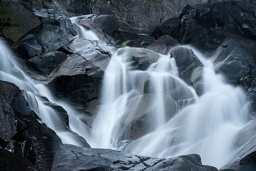Langfoss-Wasserfall: Die Kraft der norwegischen Natur