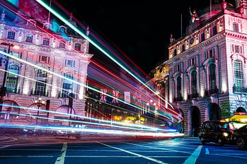 Londen Bus in Piccadilly van Fenne Hulshof