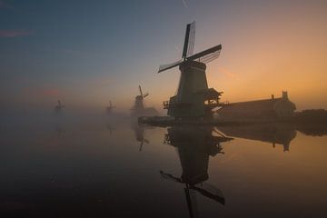 Zaanse Schans in the fog by Dirk Sander