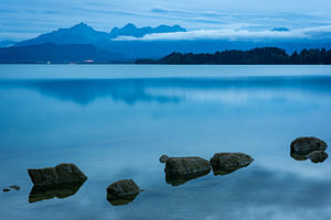 Blaue Stunde am Forggensee