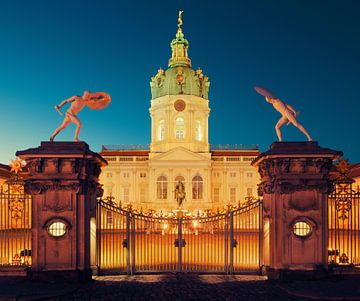 Berlin – Charlottenburg Palace at Night van Alexander Voss