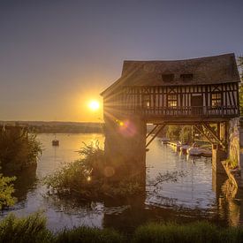 Zonsondergang aan een pittoreske oude molen van kim Bolle- Van Ham