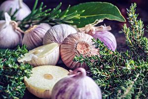 Herbes &amp ; ail - la diversité des arômes méditerranéens