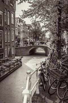 Delft , Brücke bei Wijnhaven von Marja van den Hurk