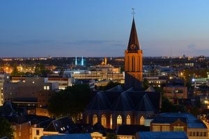 Paysage urbain d'Utrecht avec l'église Jacobi sur Donker Utrecht