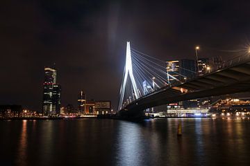 Avondopname Erasmusbrug ,Rotterdam van Michel Van Giersbergen
