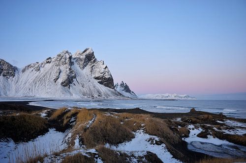 Stokksnes tijdens zonsondergang