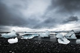Diamond Beach Iceland next to Jökulsárlón by Kim van Dijk