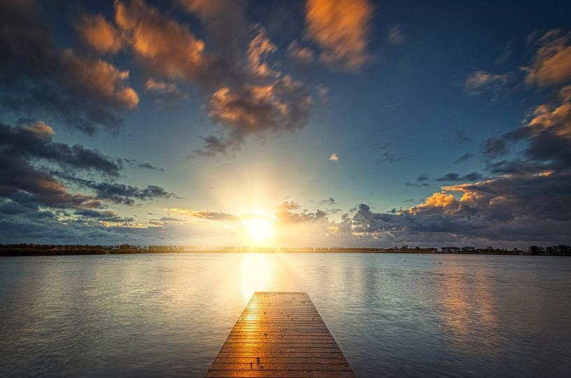 Sun rises at Lake Dirkshorn by peterheinspictures