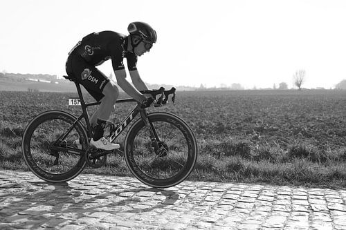 Docking over the cobblestones