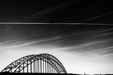 Oude Waalbrug in Nijmegen. von Maerten Prins