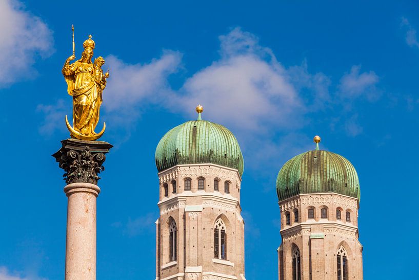 Colonne de Marie et la Frauenkirche à Munich par Werner Dieterich
