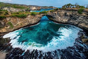 Gebrochener Strand auf Nusa Penida, Insel Bali