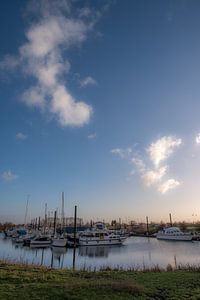 Boten in de haven sur Moetwil en van Dijk - Fotografie