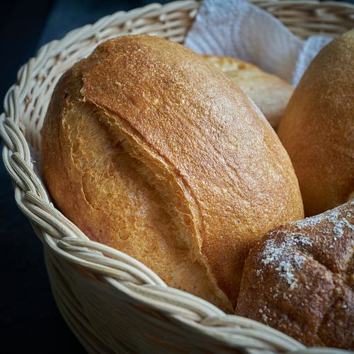 Petits pains et pain frais du boulanger