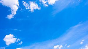 Wunderschöner Sommerhimmel mit Wolken von Günter Albers