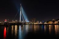 Erasmusbrug Rotterdam bij Nacht. van Brian Morgan thumbnail