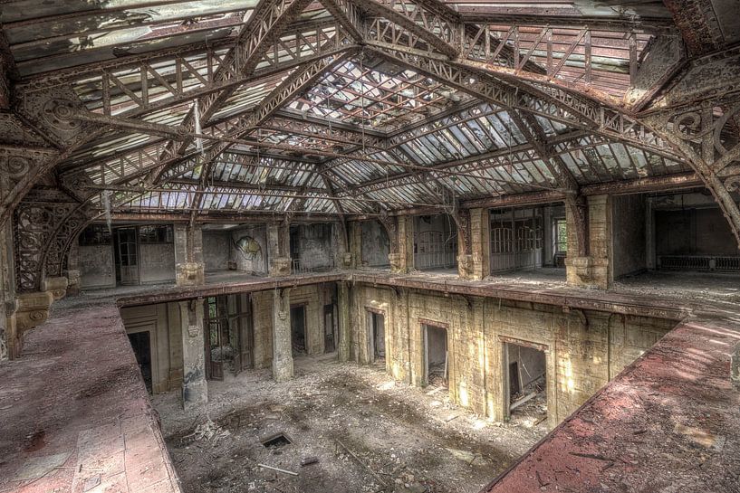 Urbex - Bureau Central van Kimberly Kreuger