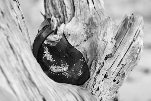 Holz, Scherben und Sand